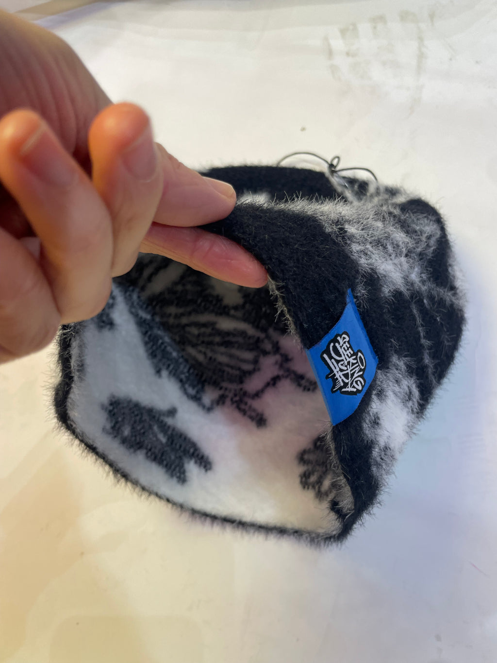 Fuzzy dome hat black