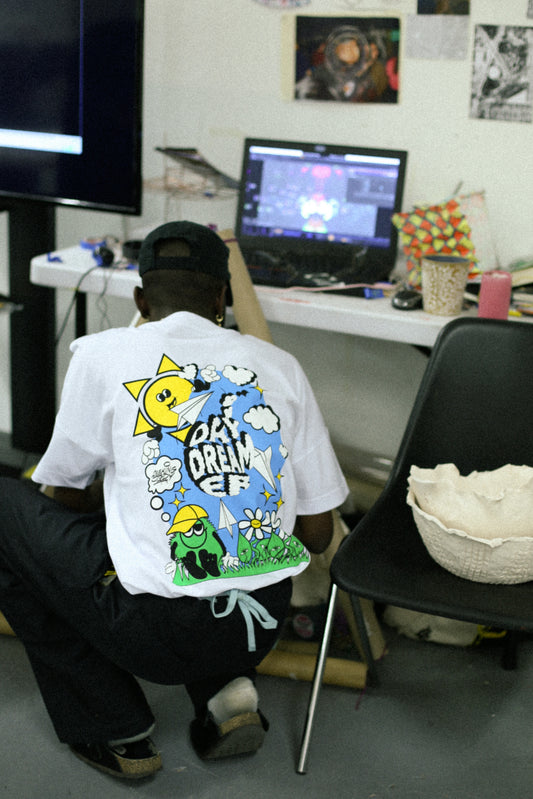 'DayDreamer' white Organic T-shirt